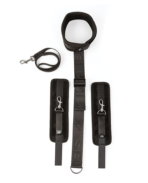 Sei Mio Neck Firmly In Check Adjustable Neck and Wrist Restraint Kit – Bondage Restraint Set > Bondage Gear > Restraints