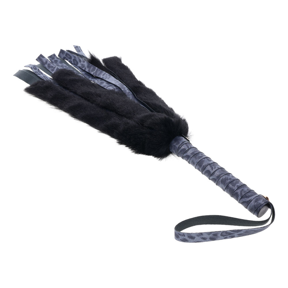 Sex & Mischief Cougar Faux Fur Flogger 28 cm Navy/Black Whip Whips & Paddles