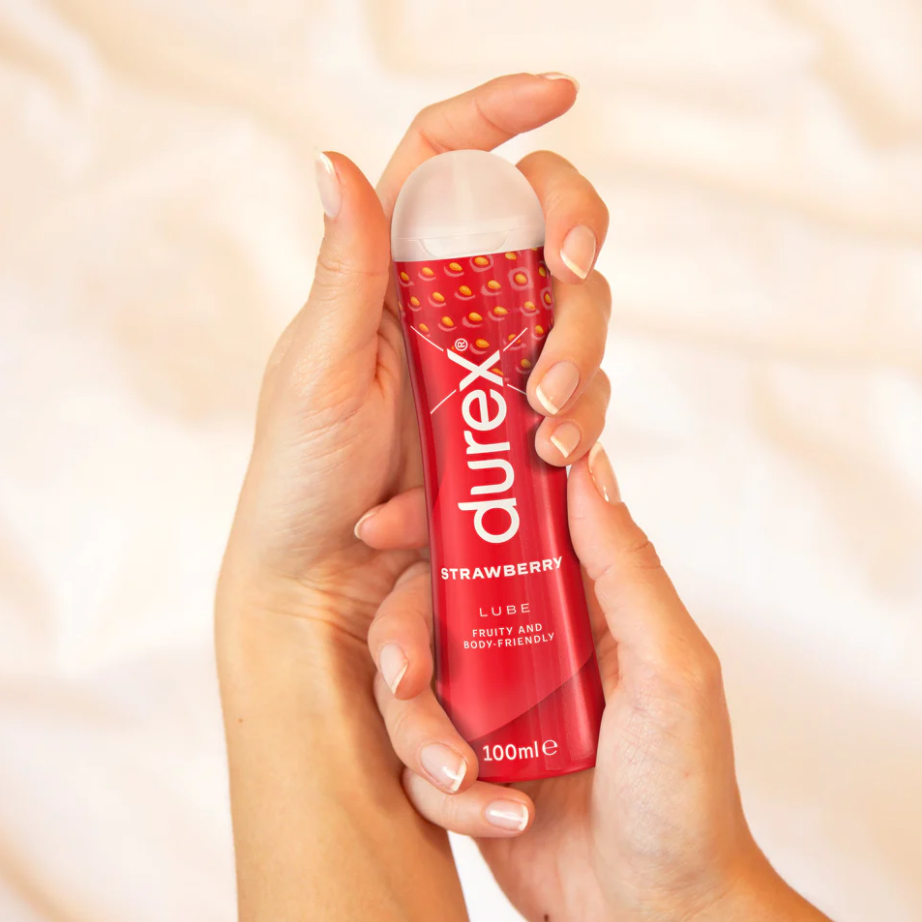Durex Strawberry Lube – Sugar-Free Compatible Lubricant 100ml Secondary image