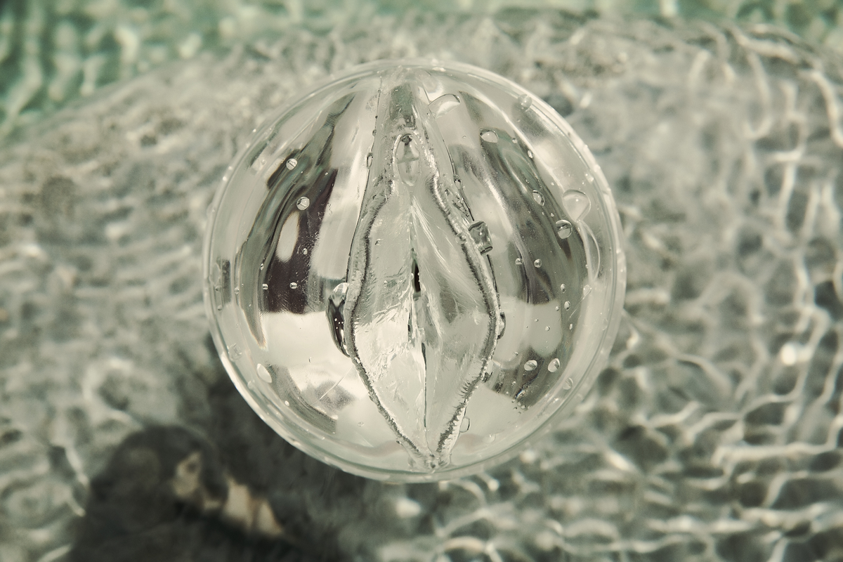 Fleshlight Ice Lady Crystal – Transparent SuperSkin Realistic Masturbator > Sex Toys For Men > Masturbators > Manual