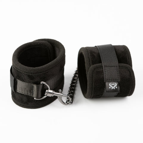 Sei Mio Legs Locked Padded Ankle Restraints – Plush Comfort Bondage Restraints > Bondage Gear > Restraints